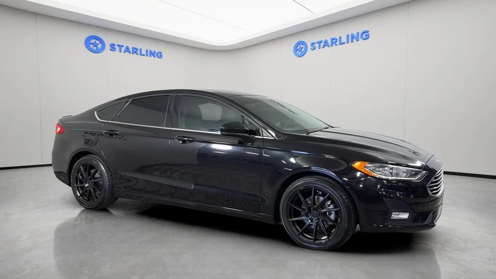 Used 2019  Ford SE image 12