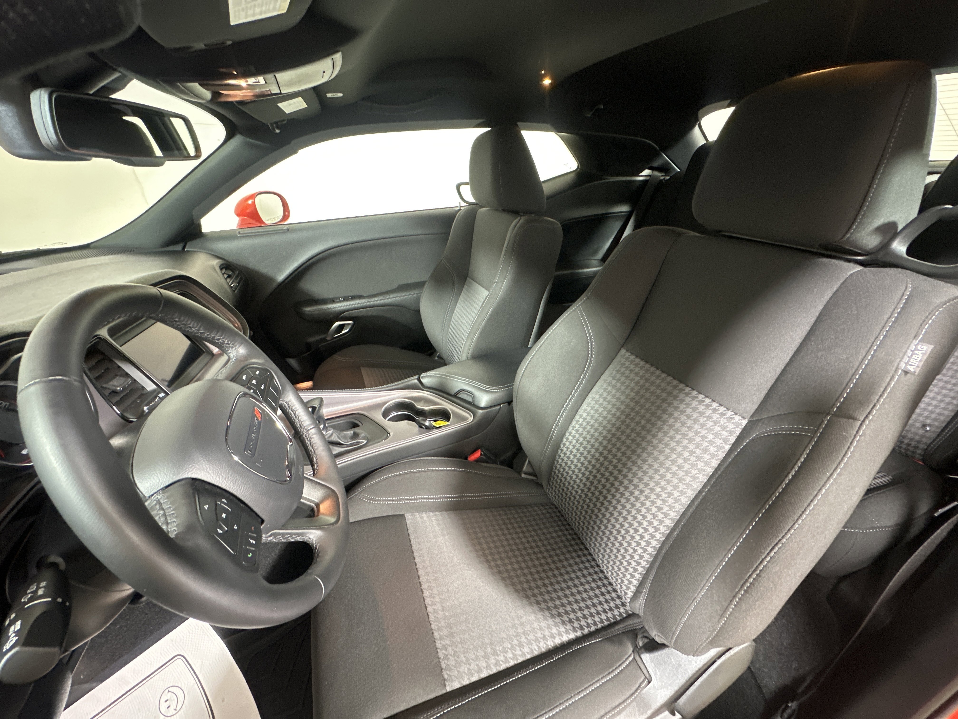 Certified Used 2023 Go Mango Dodge SXT image 9