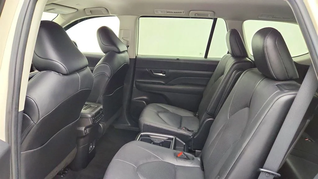 Used 2024 Wind Chill Pearl Toyota Limited AWD image 20