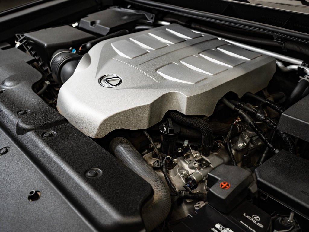 Used 2021 Black Lexus 460 image 46