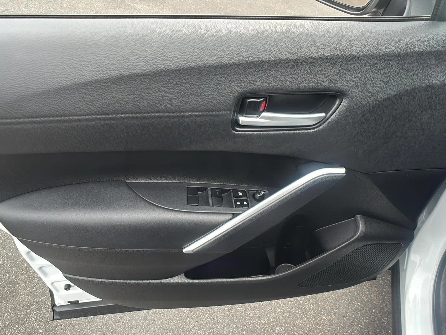 Used 2023 Wind Chill Pearl Toyota XSE image 27