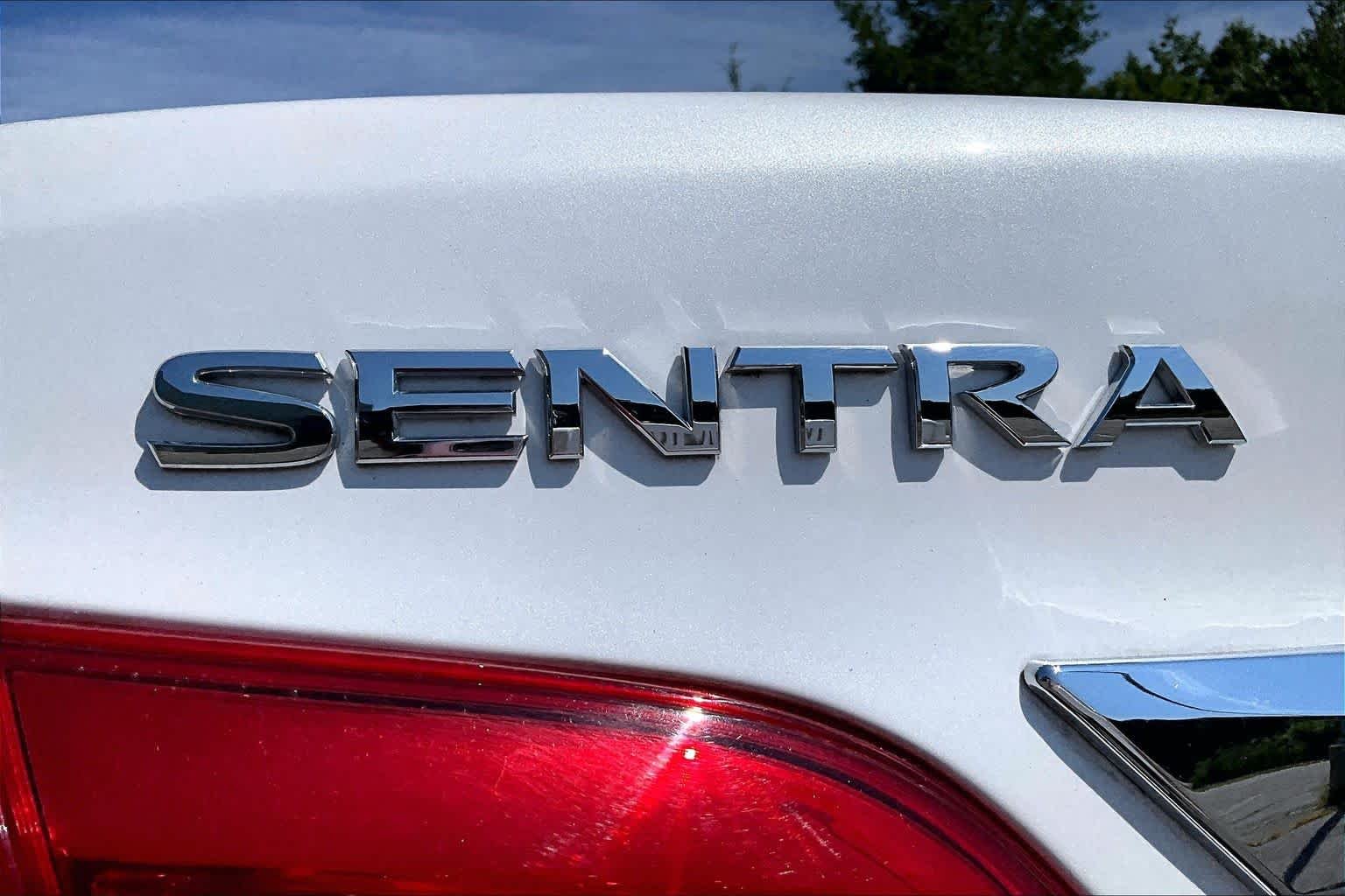 Used 2016 Aspen White Pearl Nissan SV image 31