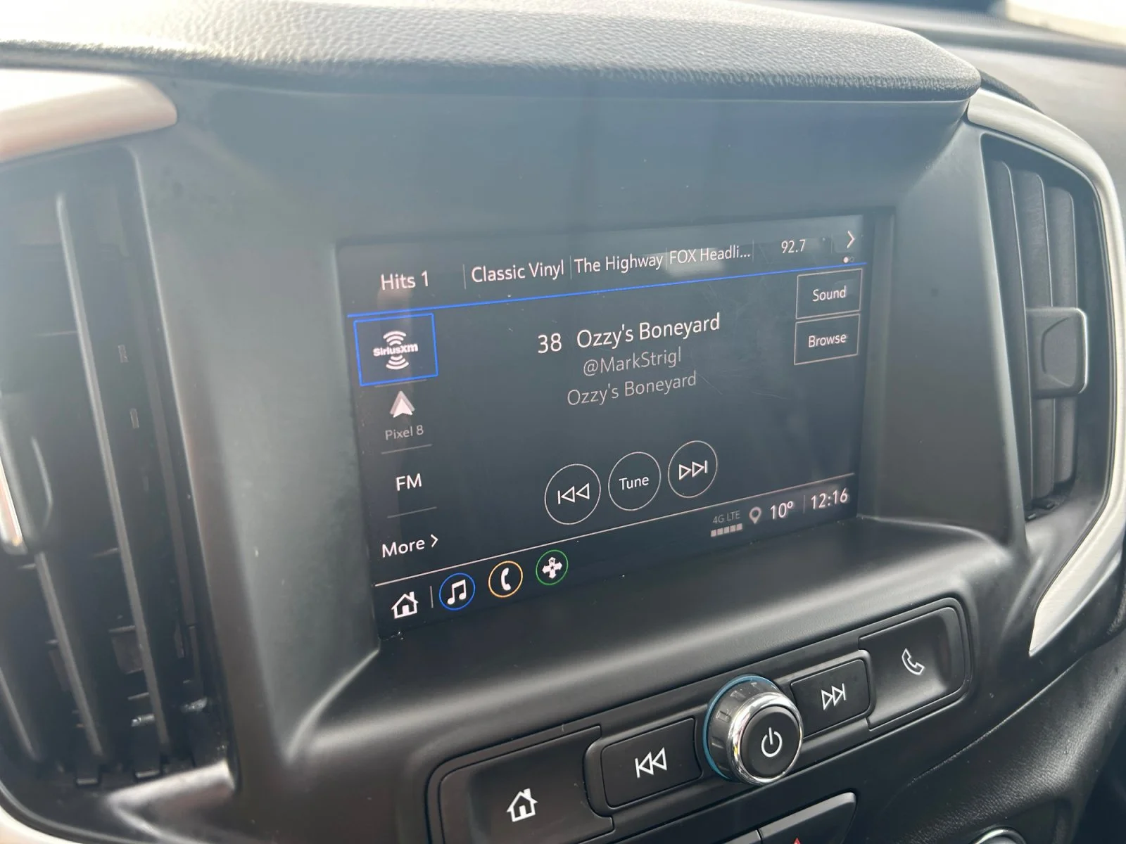 Used 2024 STERLING METALLIC GMC SLE AWD image 22