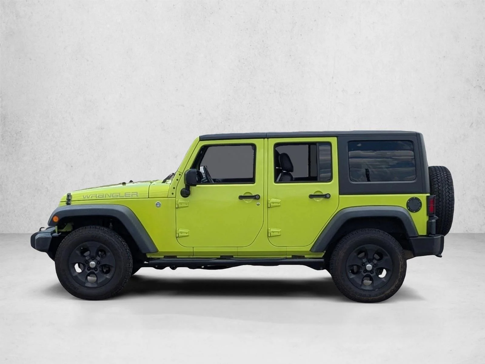 Used 2017 Hypergreen Clearcoat Jeep Sport image 8