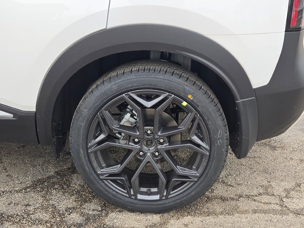 New 2026 White Nissan SR image 16