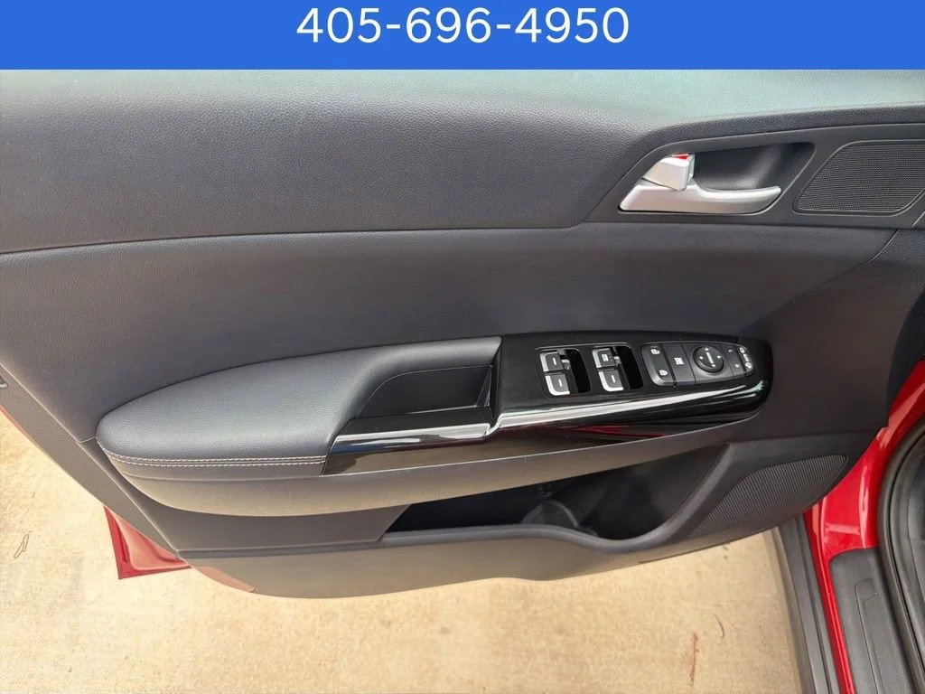 Pre-Owned 2019 Kia Sportage EX