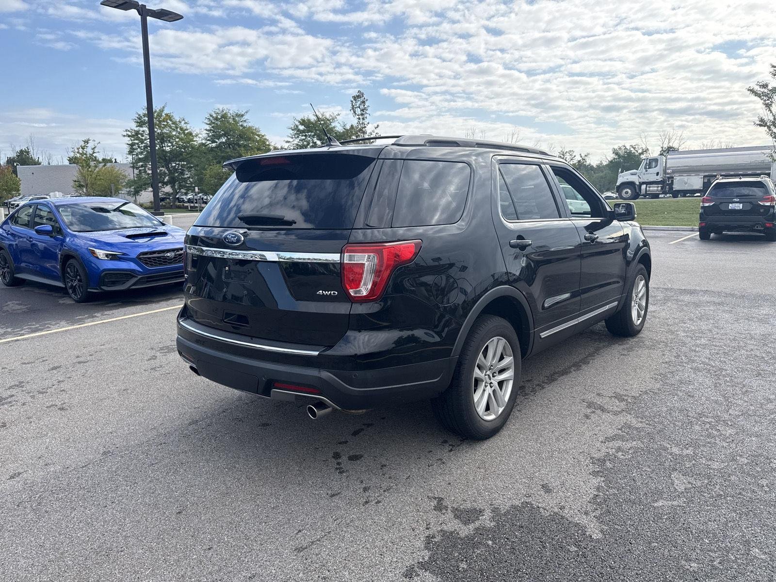 Used 2018 Shadow Black Ford XLT image 4