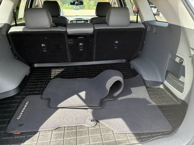 Used 2016 White Kia EX image 40