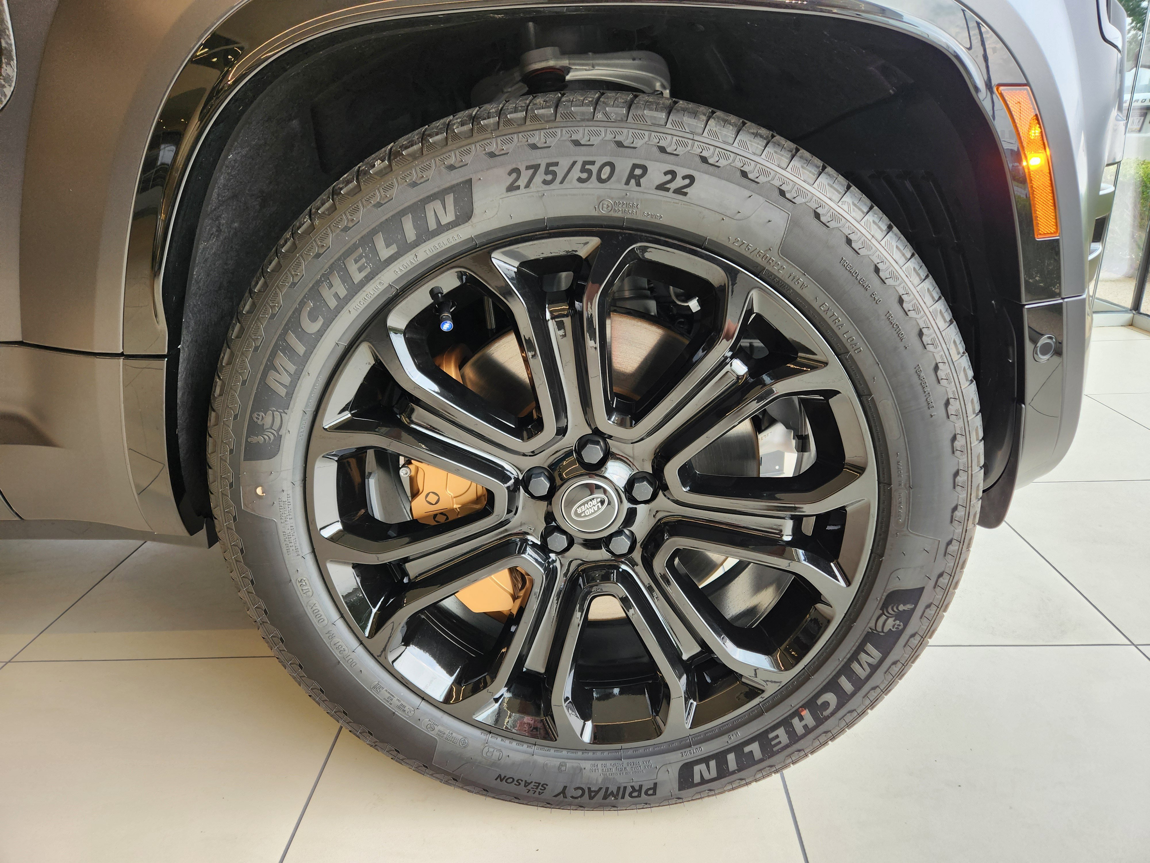 2025 Land Rover Defender Octa Edition One - Photo 7