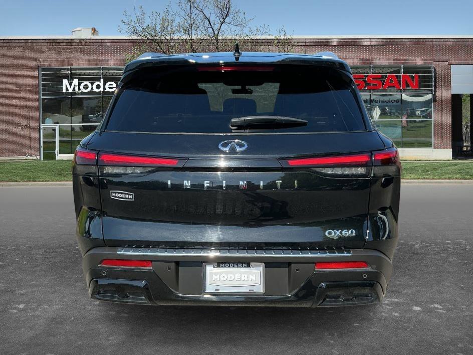 Used 2023 Mineral Black INFINITI LUXE image 3