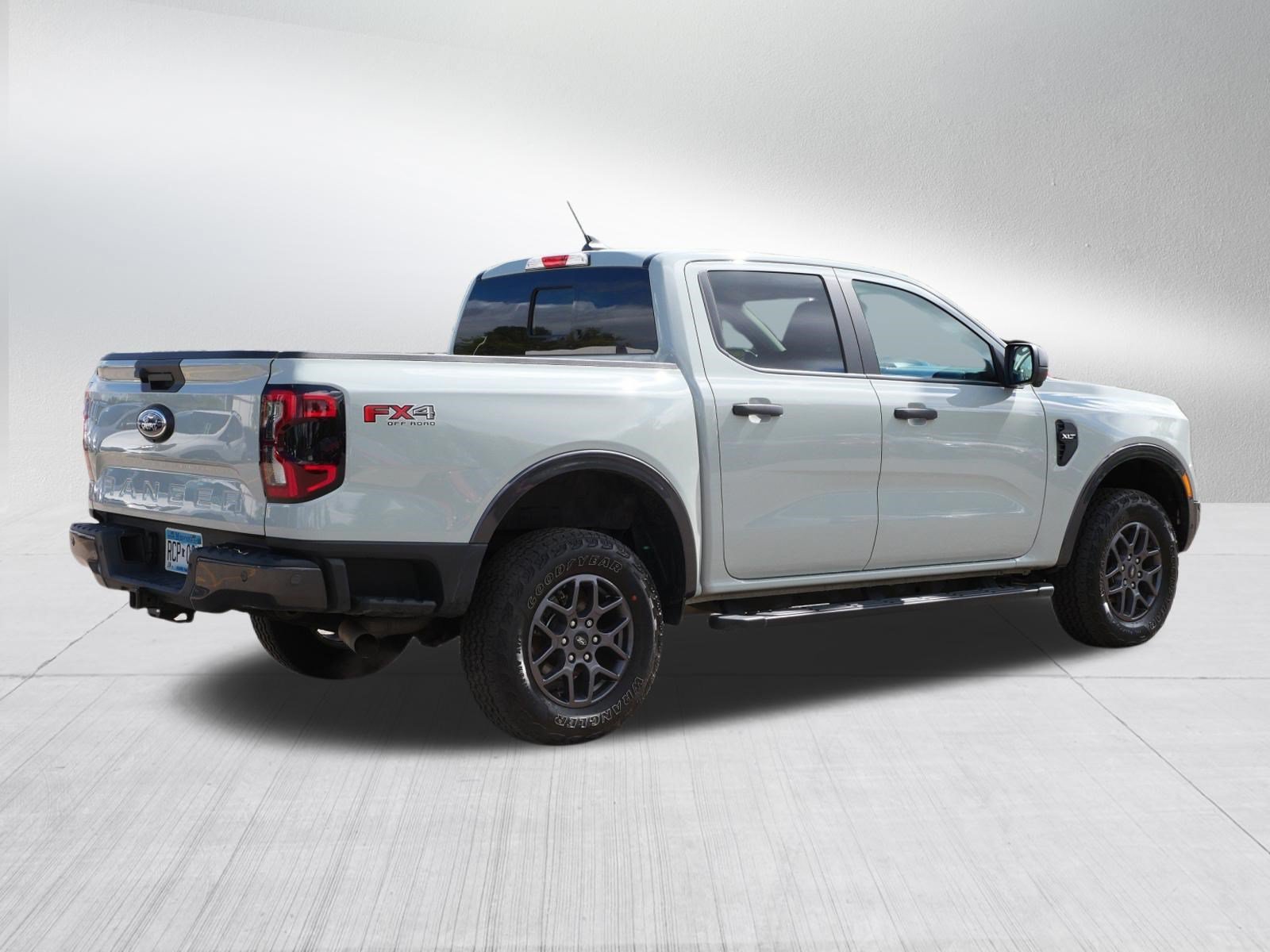 Used 2024 Cactus Grey Ford XLT image 7