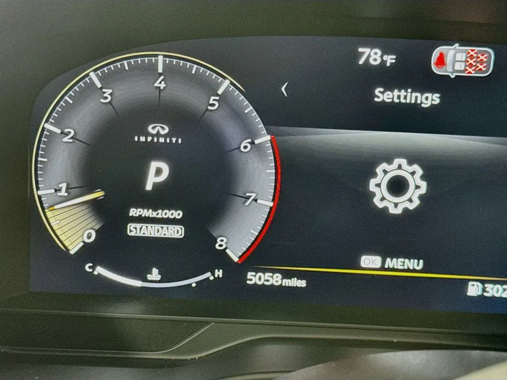 Certified Used 2026 Gray INFINITI LUXE image 17