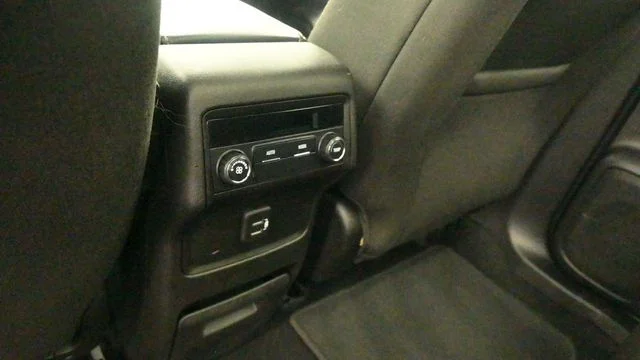 Used 2019 Iridium Metallic GMC SLE-2 image 12