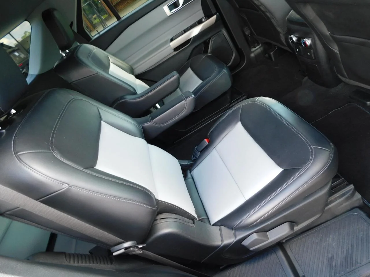 Used 2024 Carbonized Gray Metallic Ford XLT RWD image 11