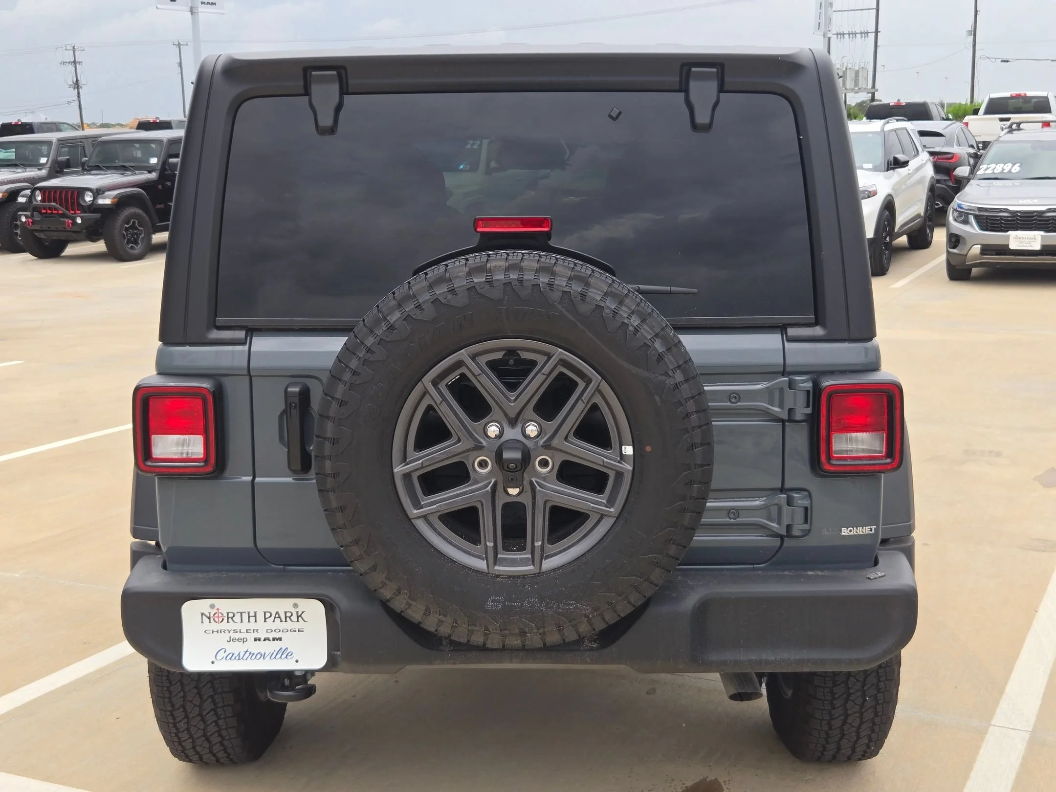 New 2026 Anvil Clear-Coat Exterior Paint Jeep Sport S image 4