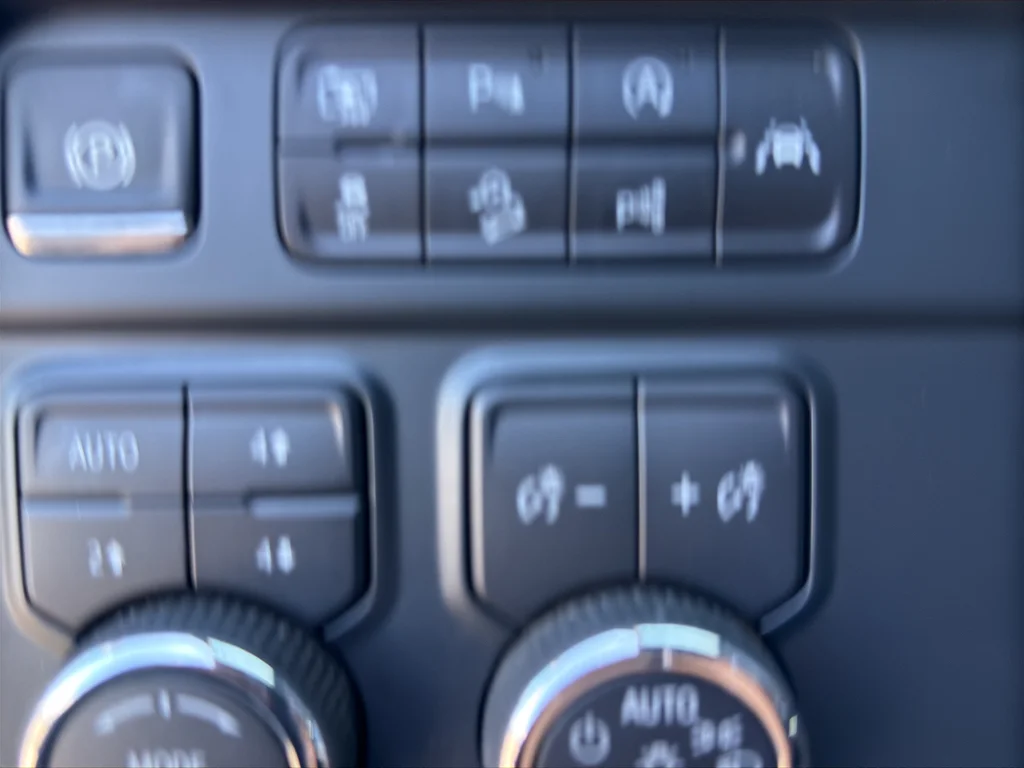 Used 2025 Gray Chevrolet Z71 image 20