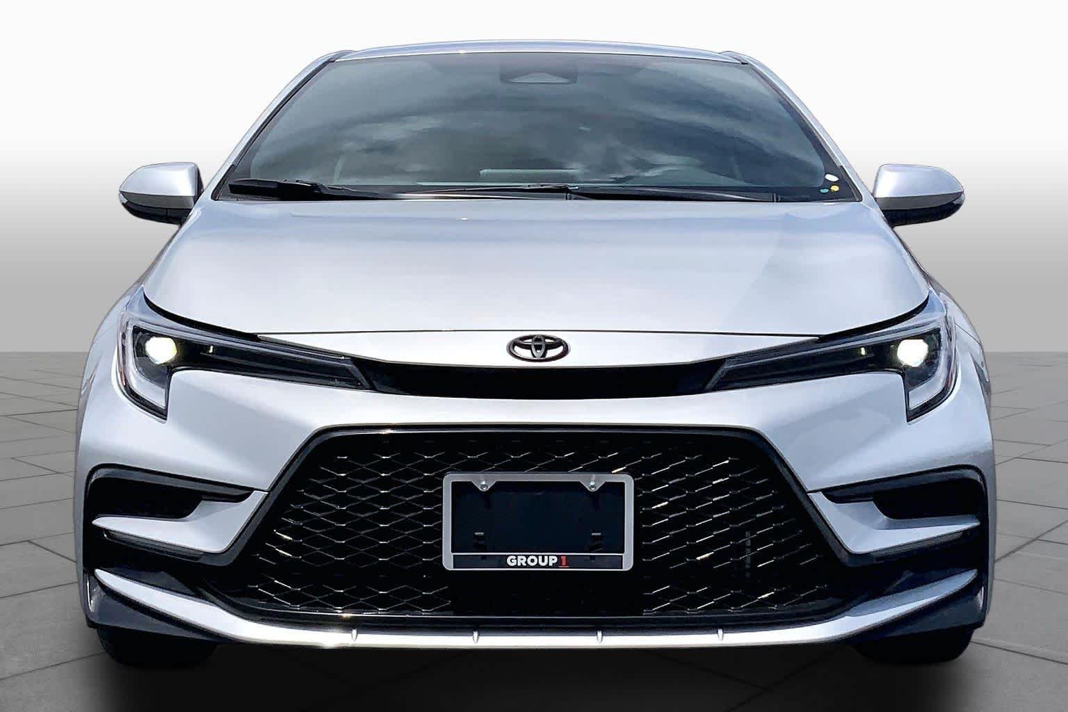 Used 2023 Classic Silver Metallic Toyota SE image 4