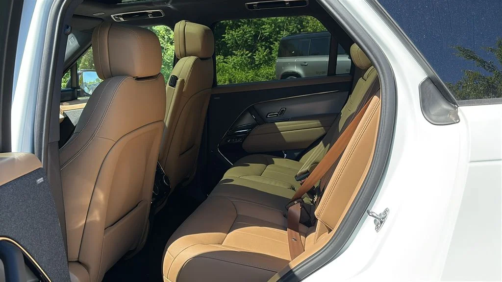 New 2026 Fuji White LAND ROVER SE image 20