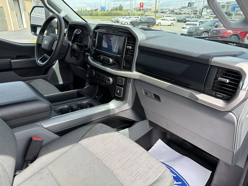 Used 2021 Silver Ford XLT image 5