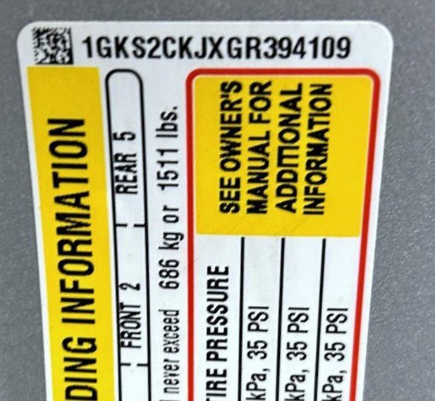 Used 2016 Silver GMC Denali image 29