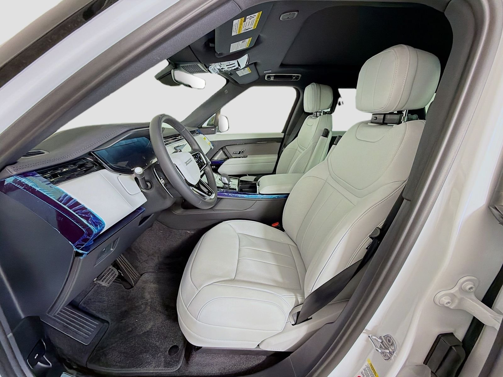 New 2026 Fuji White LAND ROVER SE image 23