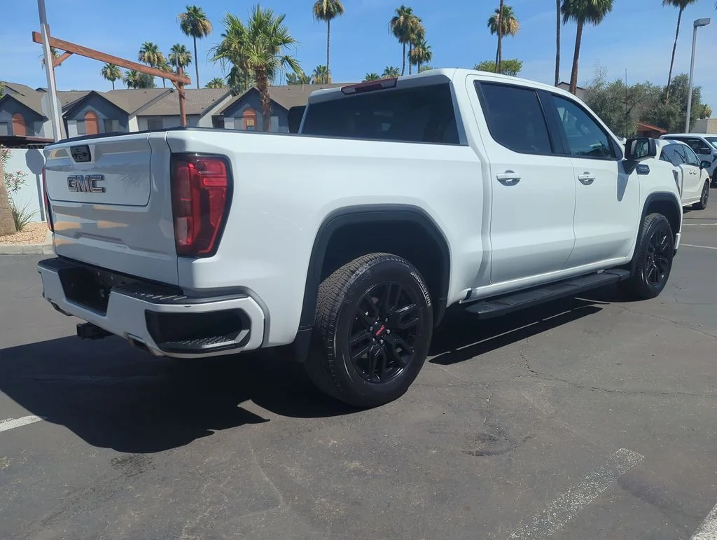 Used 2023 White GMC Elevation image 7