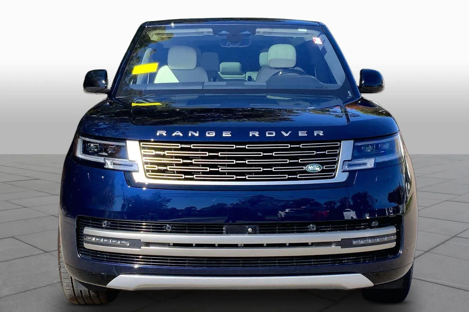 Used 2023 Portofino Blue Metallic Land Rover SE image 4
