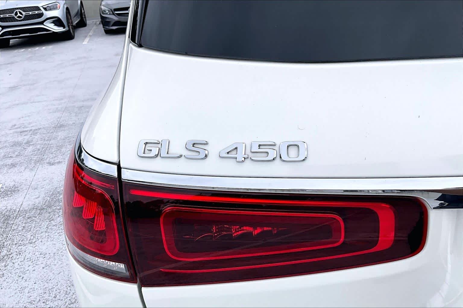 Used 2022 MANUFAKTUR Diamond White Bright Mercedes-Benz GLS 450 image 31