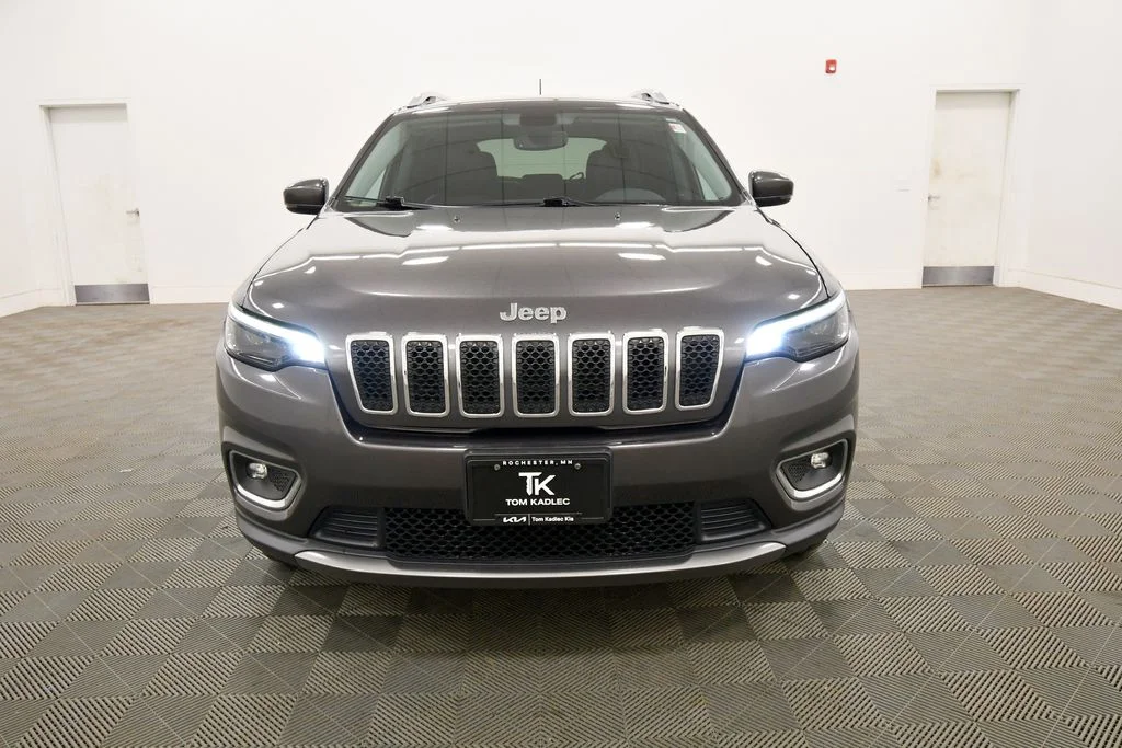 Used 2019 Gray Jeep Limited image 10