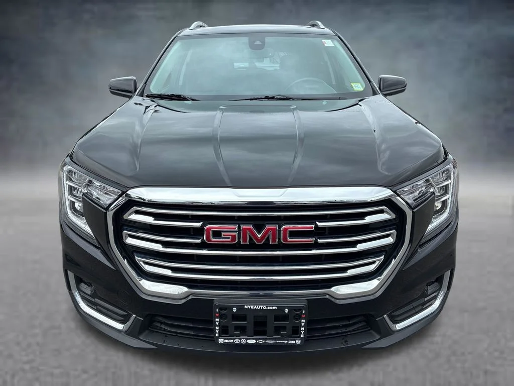 Used 2024 Black GMC SLT image 9