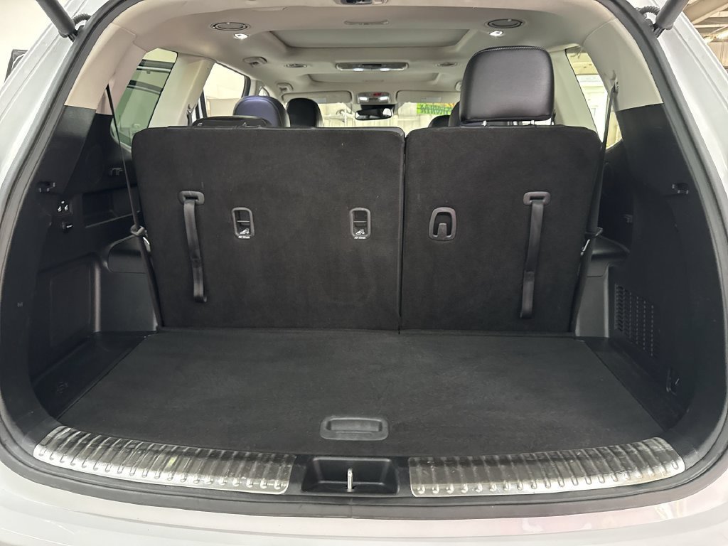 Used 2024 White Pearl Kia SX image 36