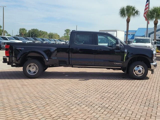 New 2026 Black Metallic Ford Lariat image 4