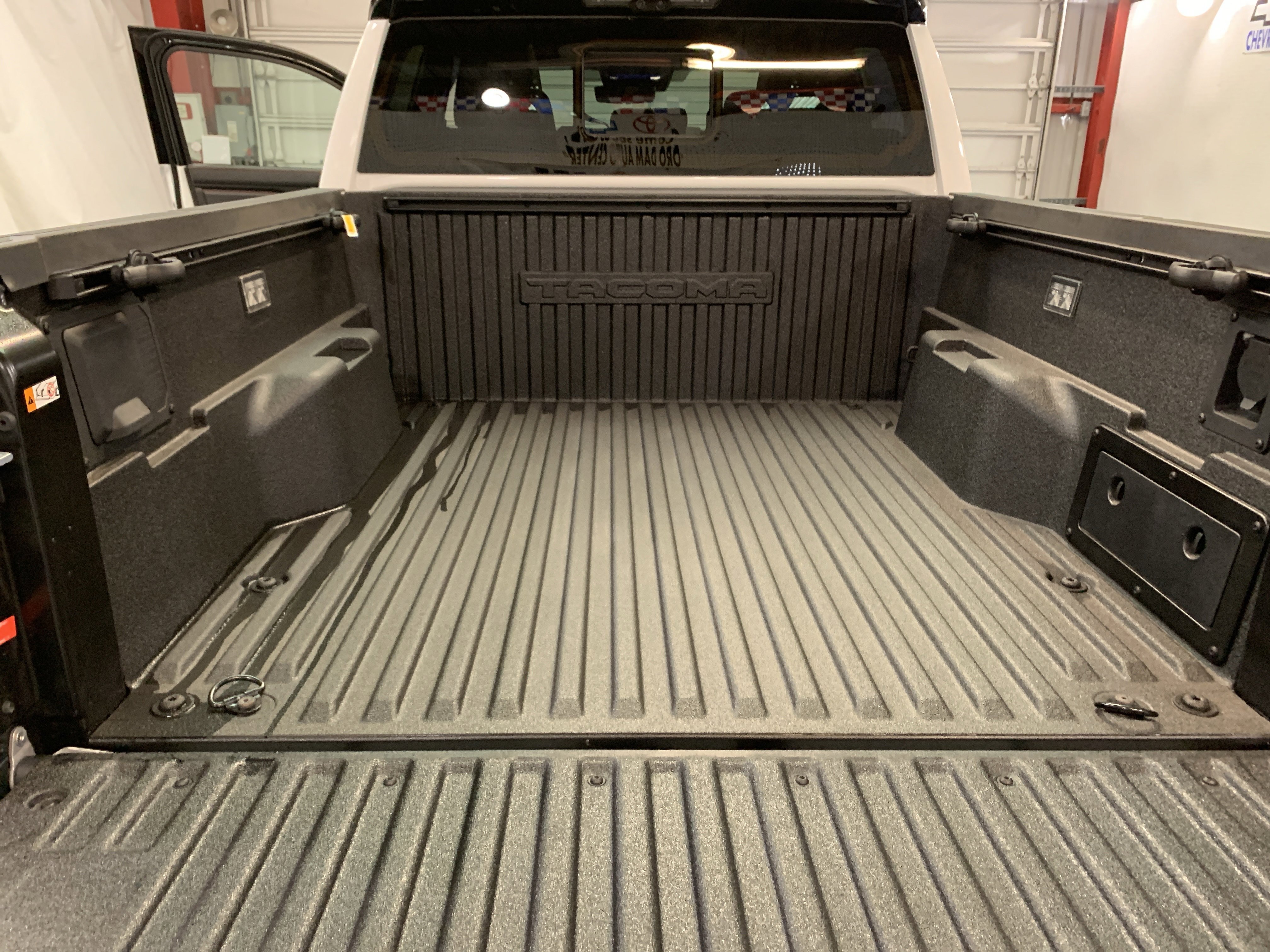 2025 Toyota Tacoma TRD Pro - Photo 19