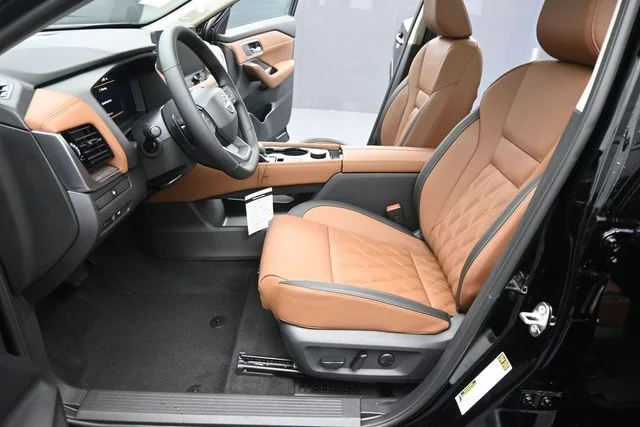New 2026 Super Black Nissan Platinum image 30