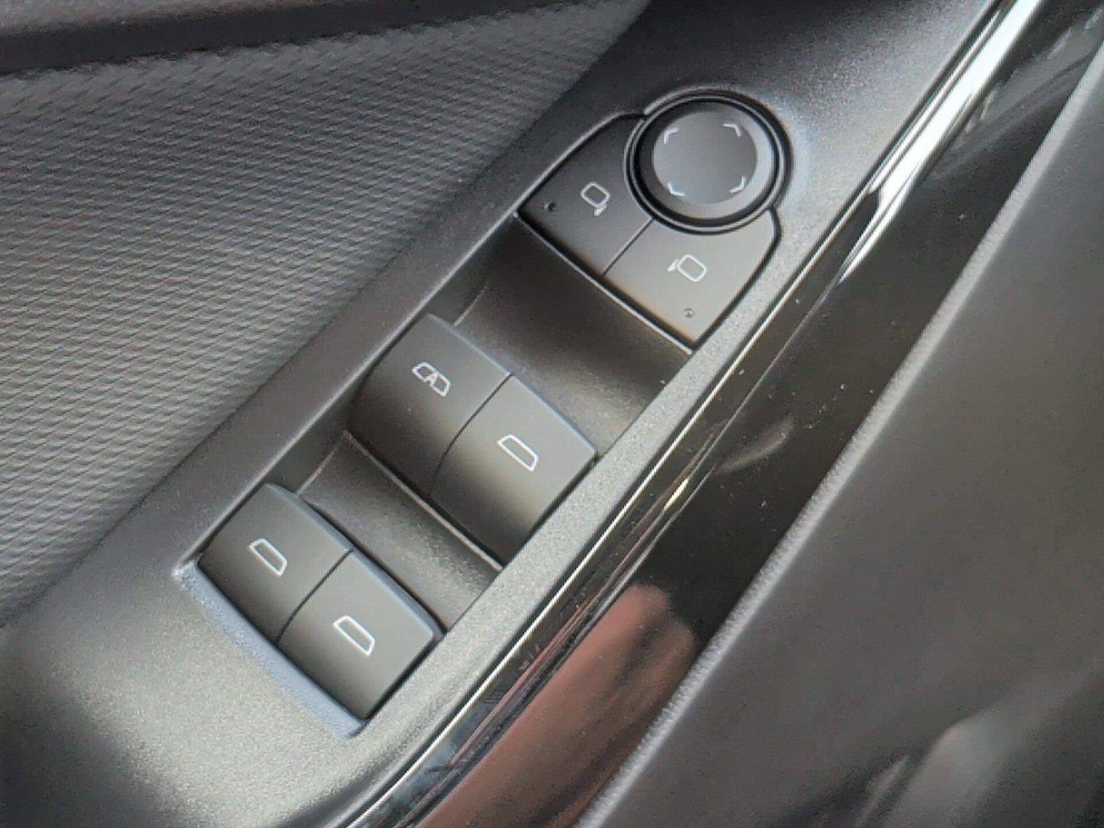 2027 Chevrolet Equinox LT - Photo 15