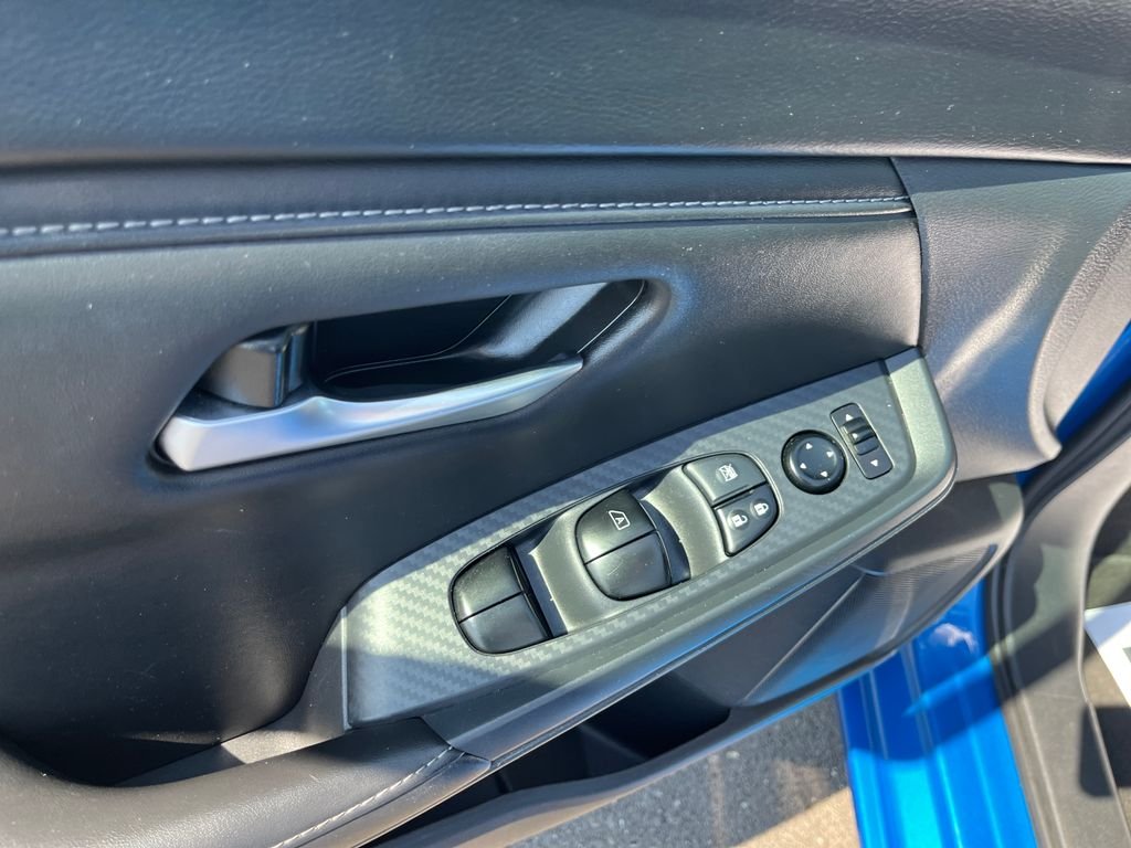 Used 2025 Blue Nissan SV image 10