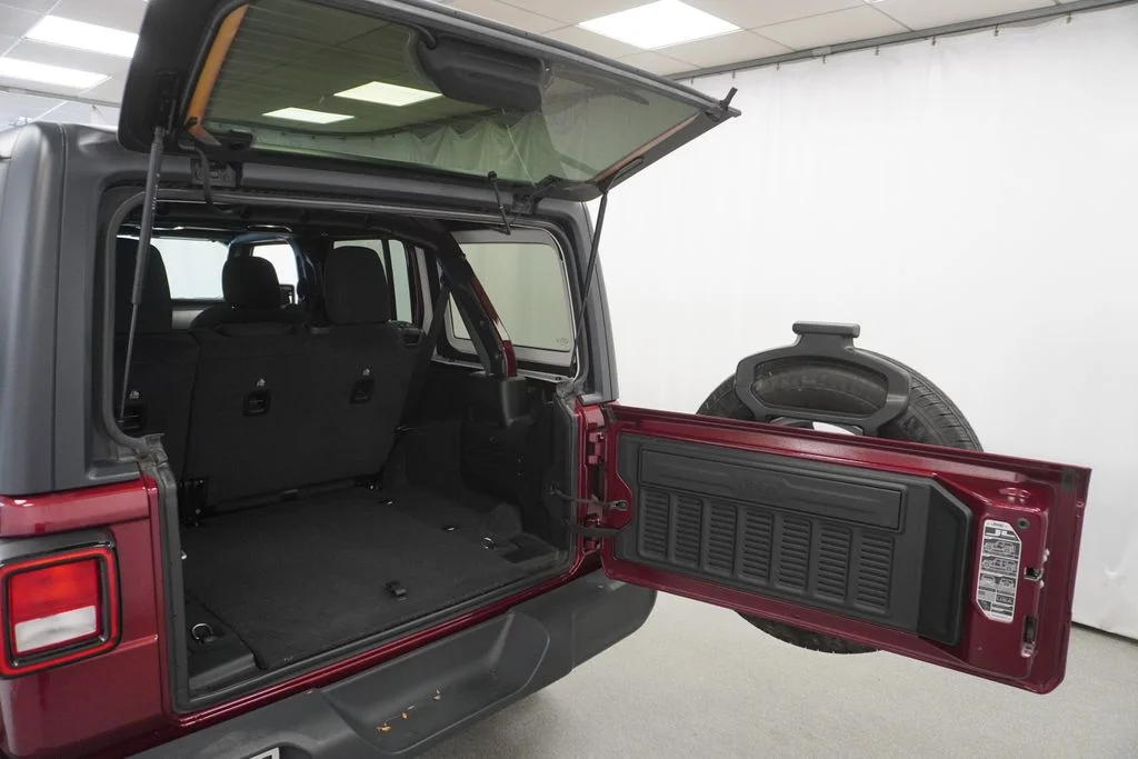 Used 2021  Jeep Unlimited Sport S image 28