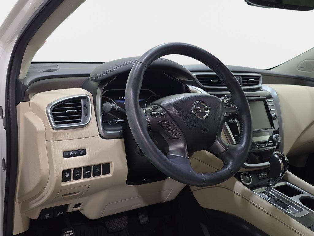 Used 2020 White Nissan Platinum image 19