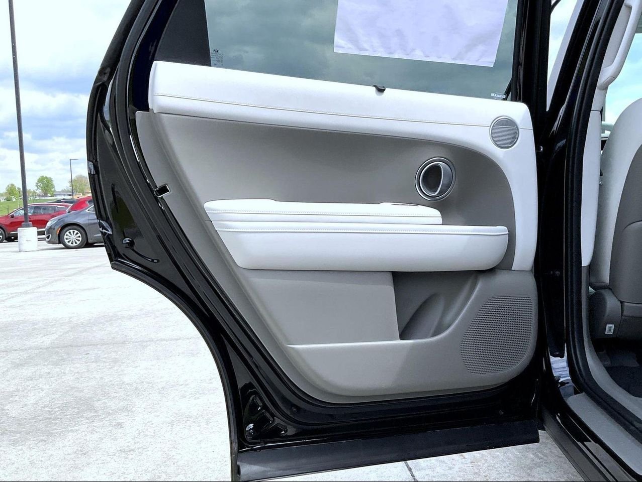 New 2026 Black Hyundai SEL Premium image 23
