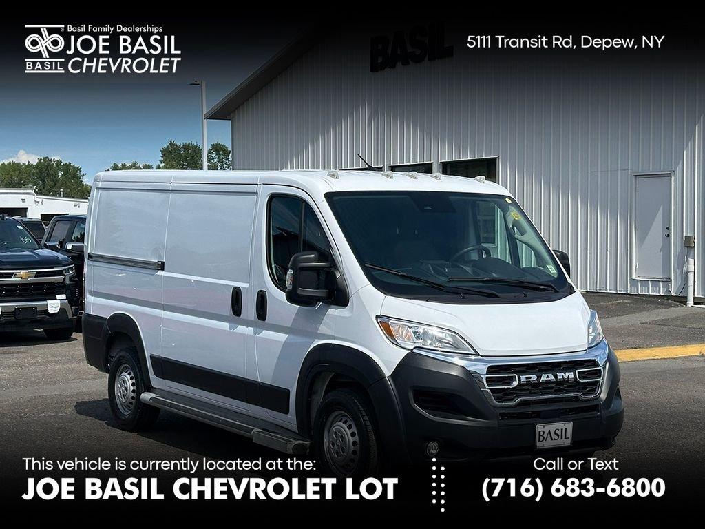 Used 2025 White Ram Base image 1