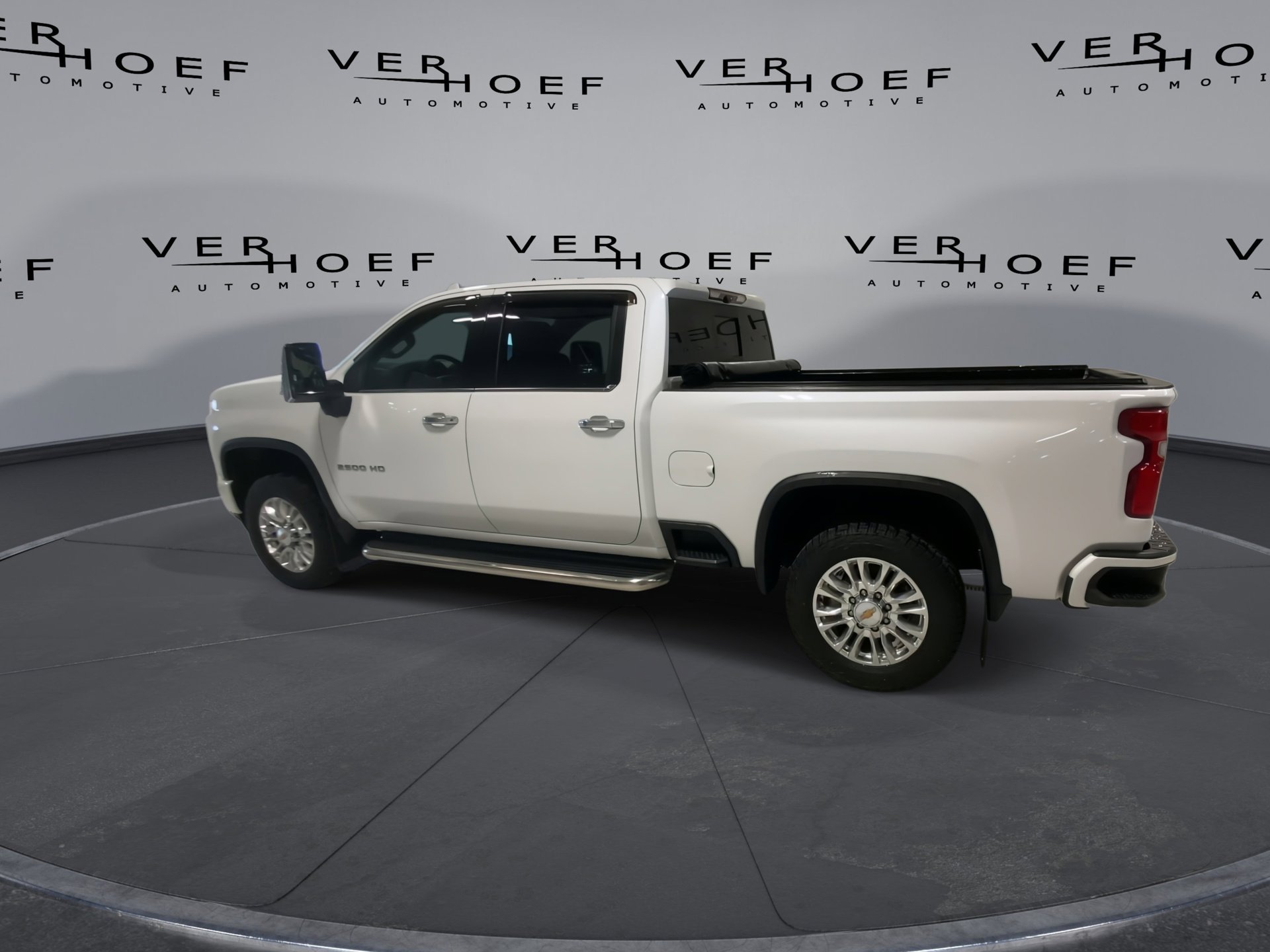 Used 2022 Iridescent Pearl Tricoat Chevrolet High Country image 6