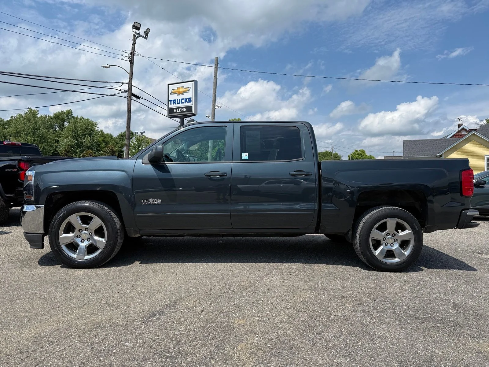 Used 2017 Gray Chevrolet LT image 4