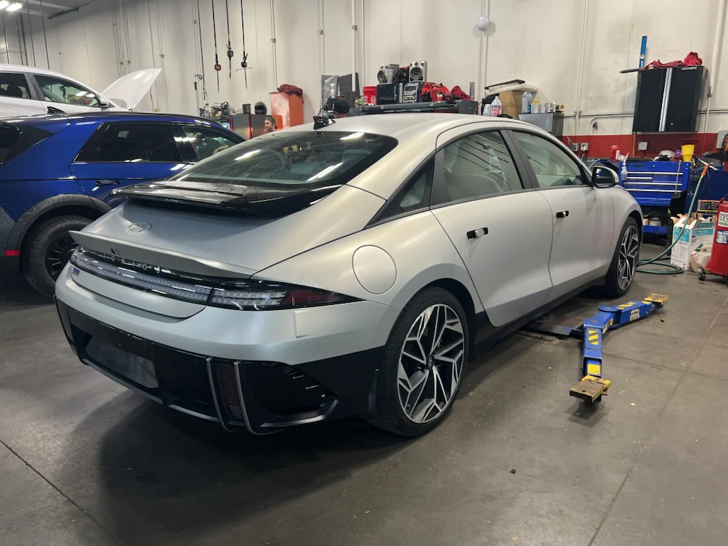 Used 2023 Gravity Gold Matte Hyundai SEL image 3
