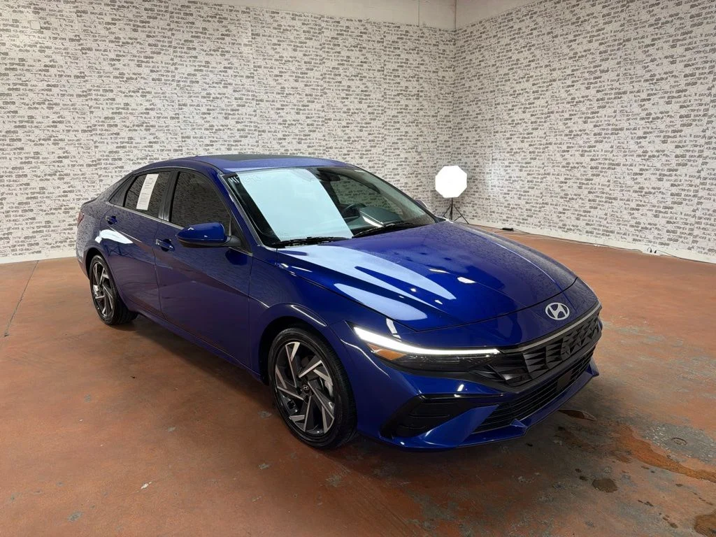 Used 2025 Intense Blue Hyundai SEL Convenience image 1