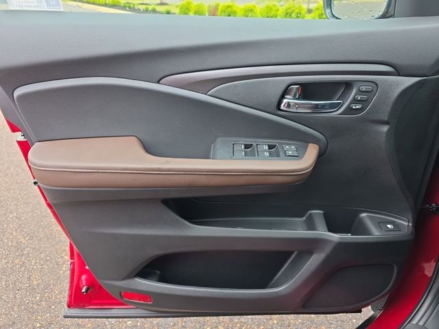 New 2026 Radiant Red Metallic II Honda RTL image 9