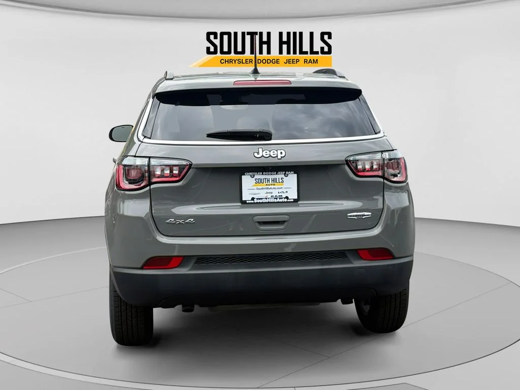 Certified Used 2023 Gray Jeep Latitude image 4
