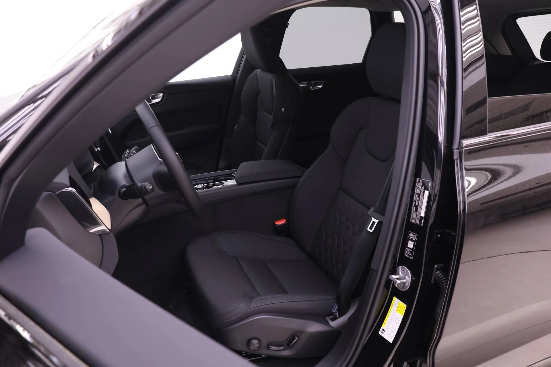 New 2026 Onyx Black Volvo Plus image 7