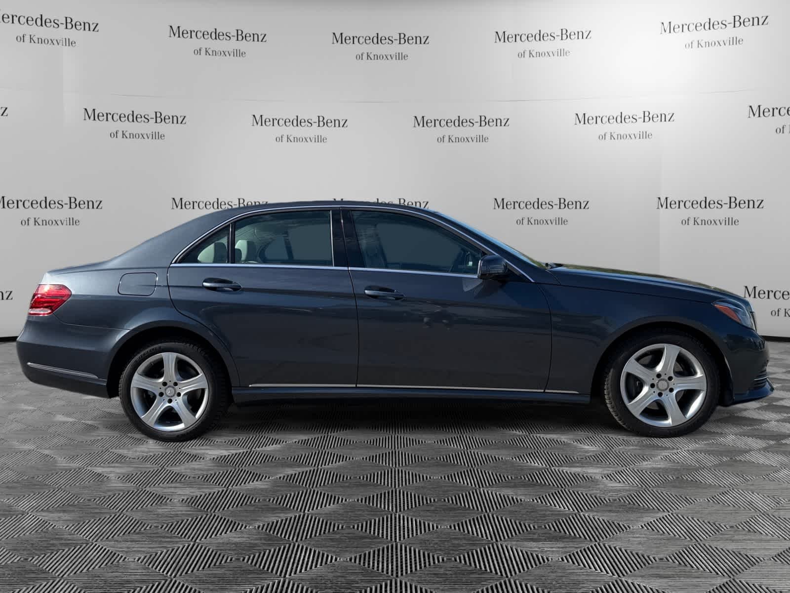 Used 2016 Steel Grey Metallic Mercedes-Benz E 350 Luxury image 6