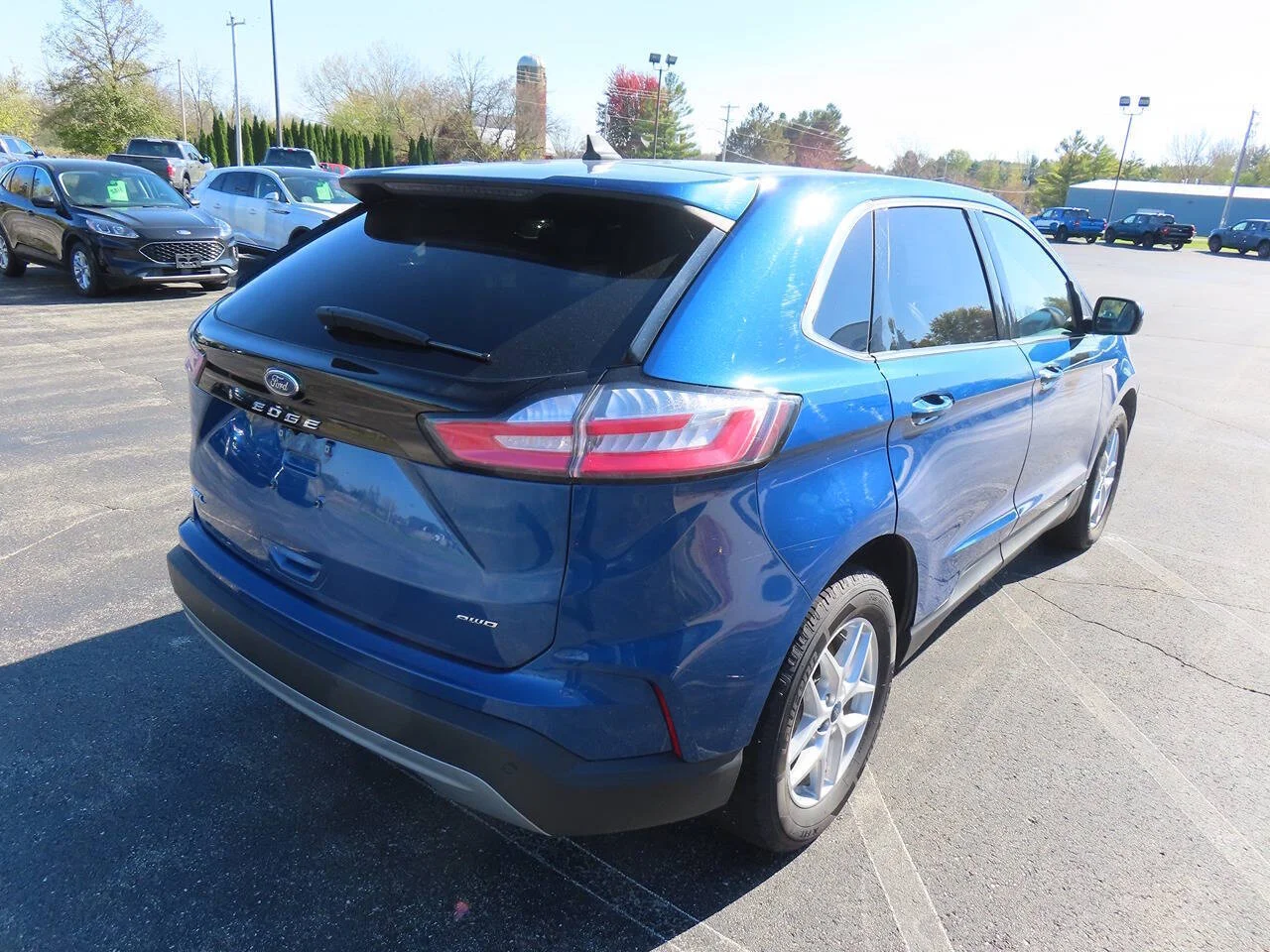 Used 2022 Atlas Blue Ford SEL AWD 4dr Crossover image 4