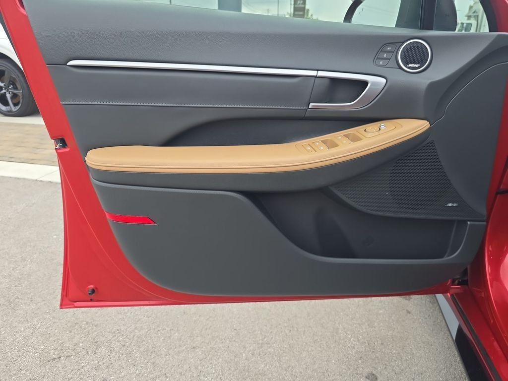 Used 2020 Red Hyundai Limited image 13